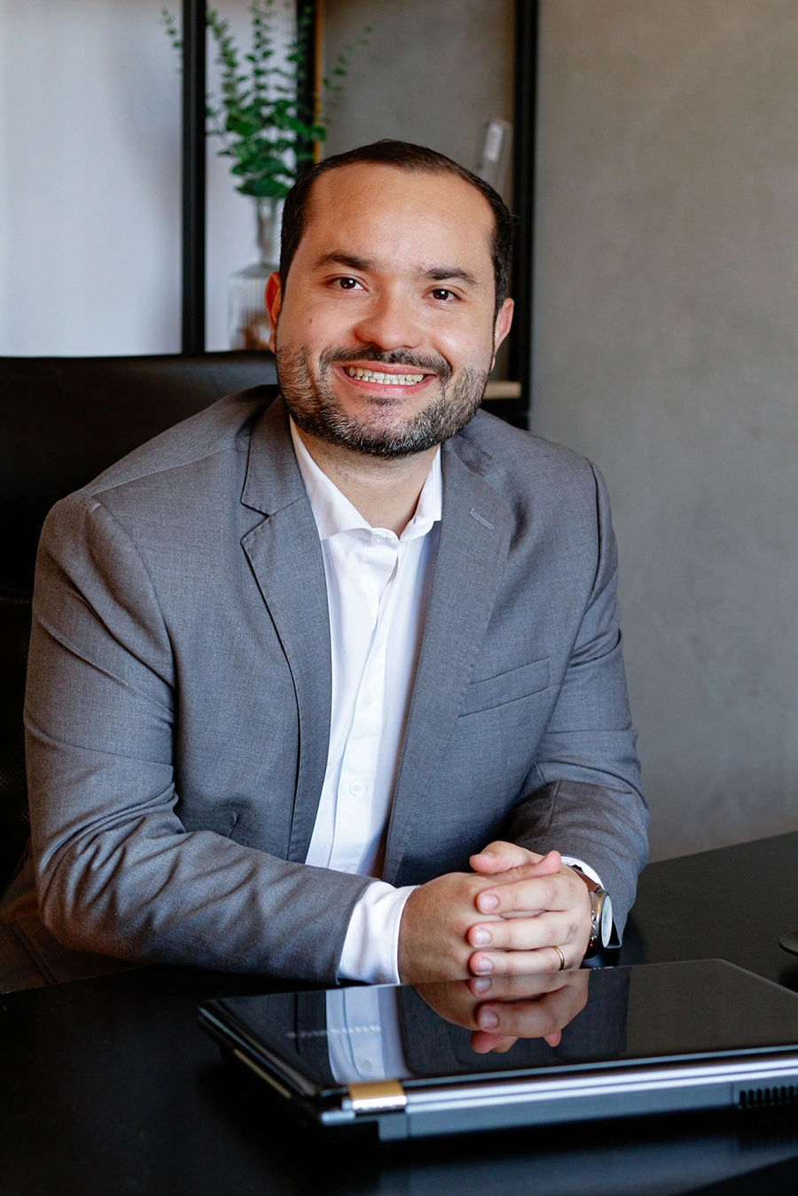 Dr. Eric Martinez Lino